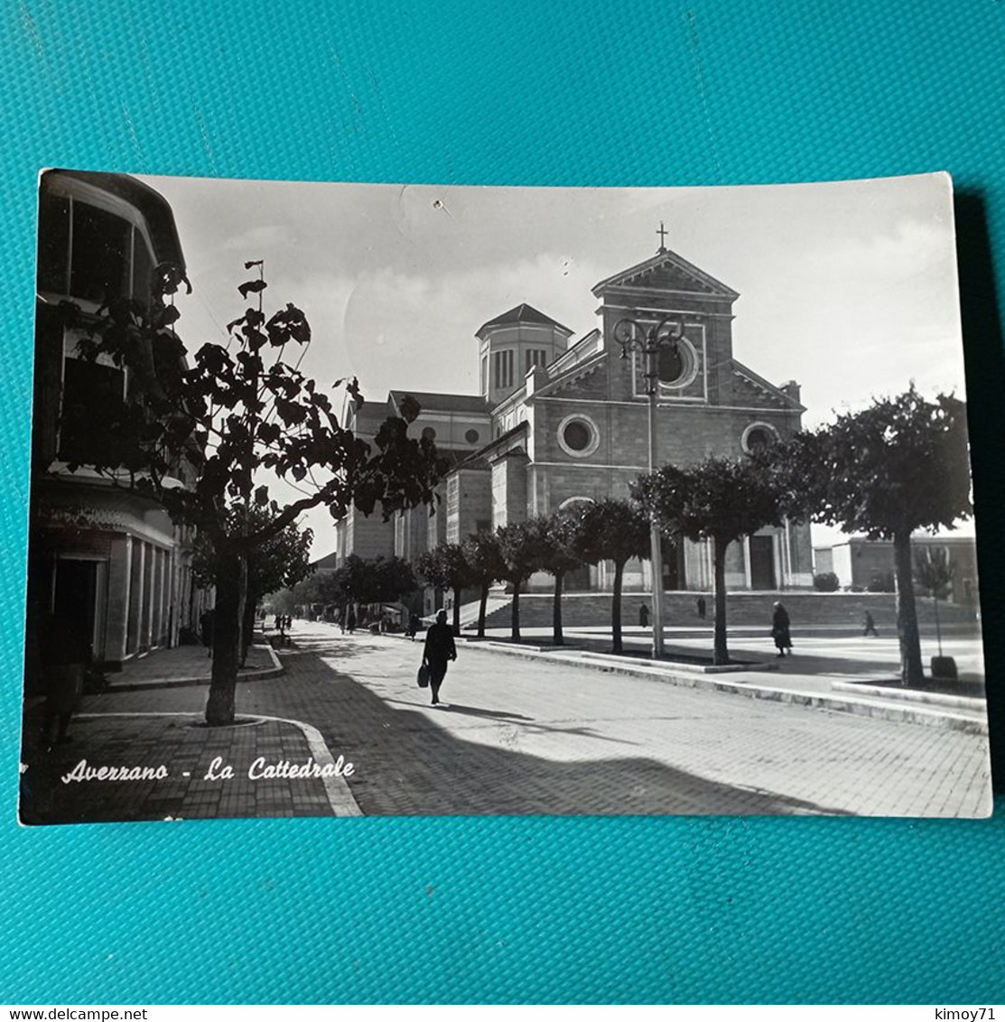 Cartolina Avezzano - La Cattedrale. Viaggiata 1952 - Avezzano