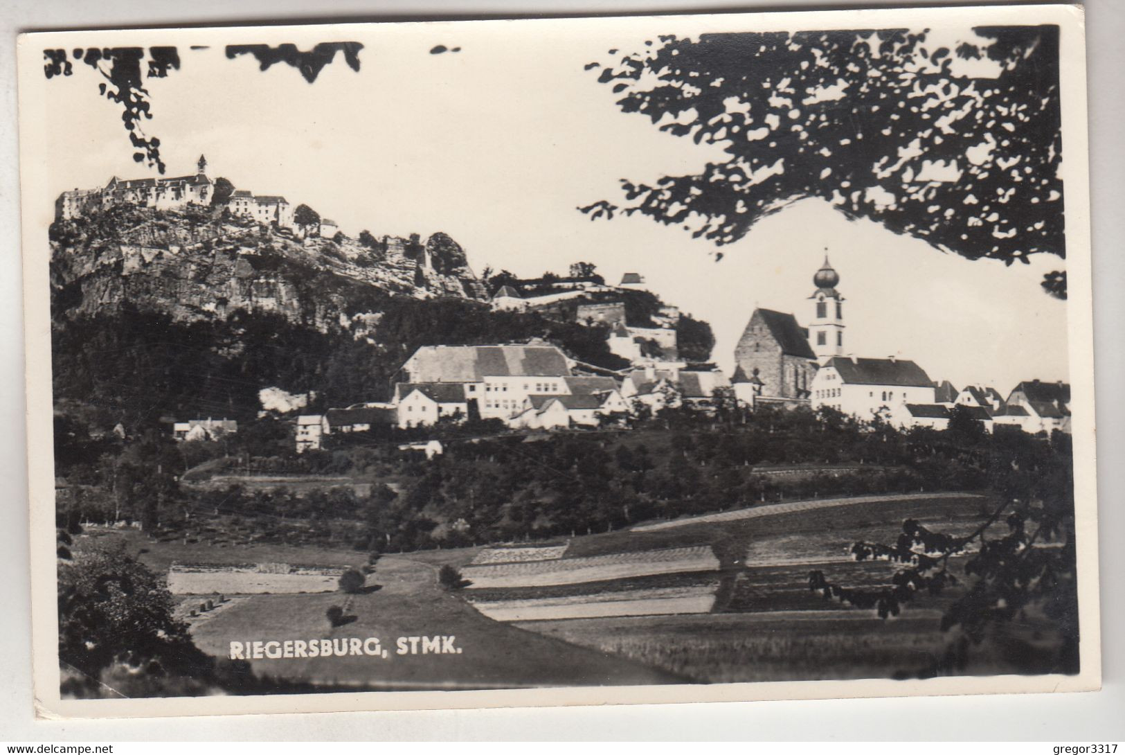 C3580) RIEGERSBURG - Stmk. - S/W Ansicht Häuser U. Kirche 1957 - Riegersburg