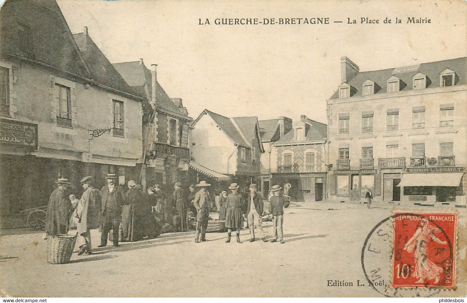 ILLE ET VILAINE  LA GUERCHE DE BRETAGNE  Place De La Mairie - La Guerche-de-Bretagne