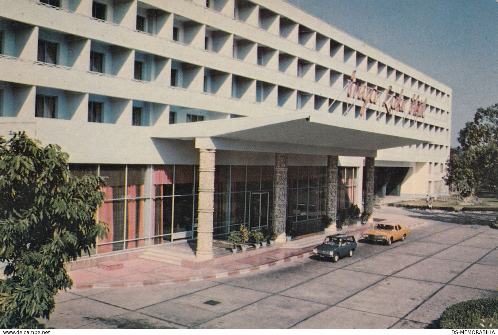 Rangoon - Inyalake Hotel - Myanmar (Burma)