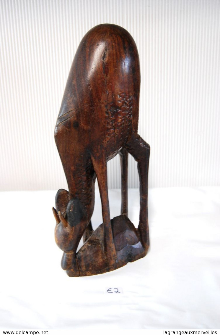 E2 Ancienne sculpture animalière contemporaine en bois