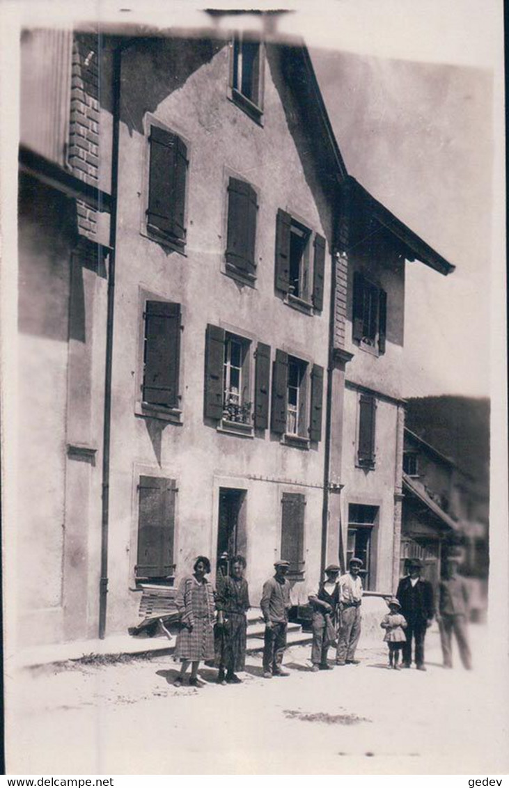 Lavigny VD, Famille Devant La Maison (25) - Lavigny