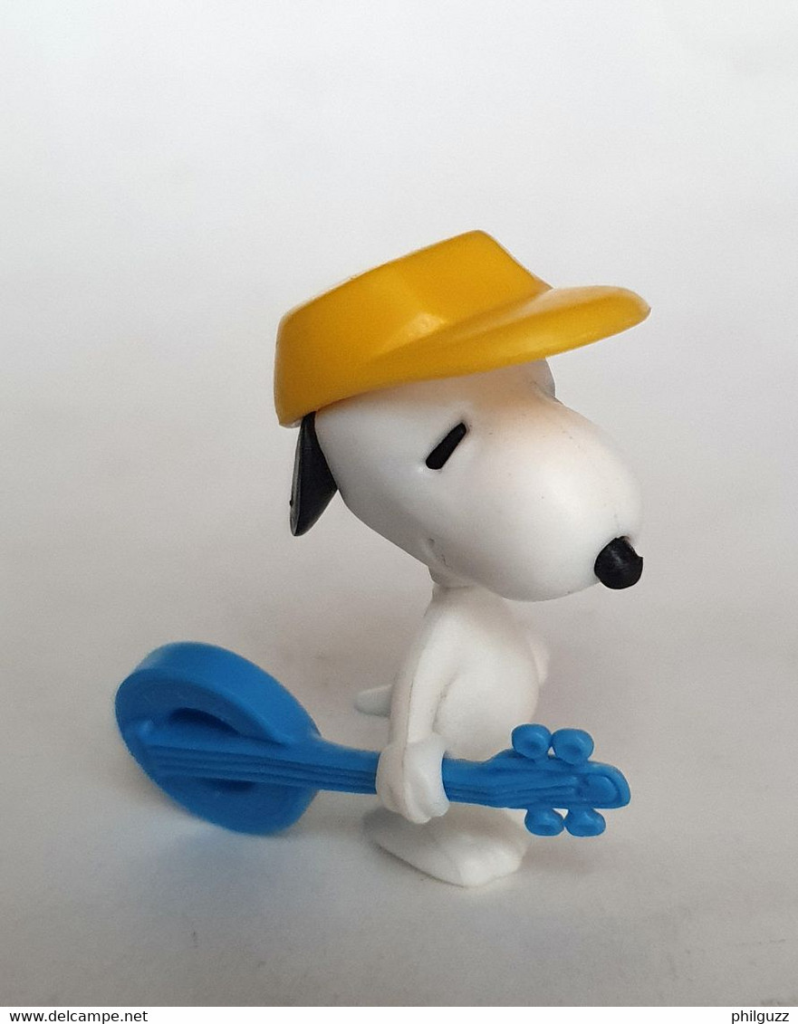 FIGURINE KINDER PEANUTS 1993 SNOOPY BANJO 9 - Autres & Non Classés