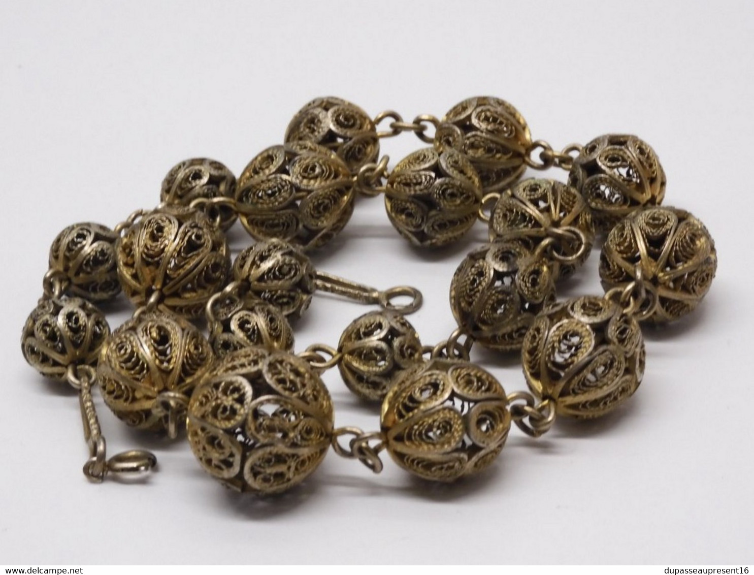 *JOLI COLLIER ETHNIQUE BOULES ARGENT Filigrané poinçons profils Africains  E