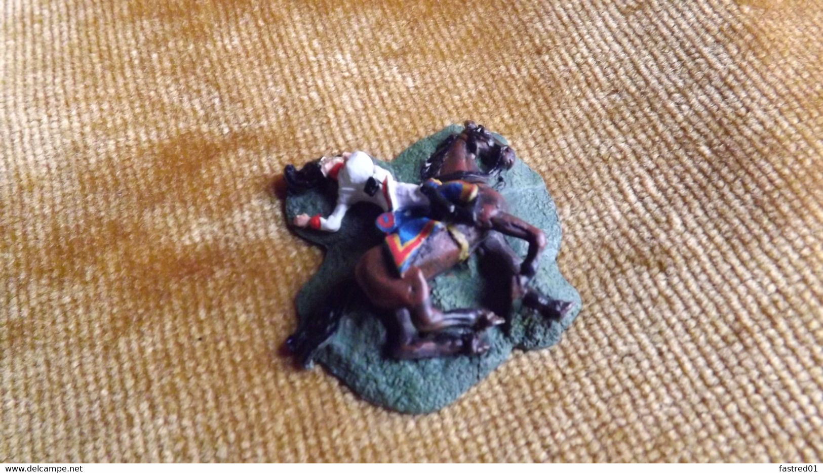 Figurines Delprado Cavalier Et Son Cheval Mort Au Combat En Plomb De La Bataille D'Austerlitz.  CHE 83 - Soldatini Di Piombo