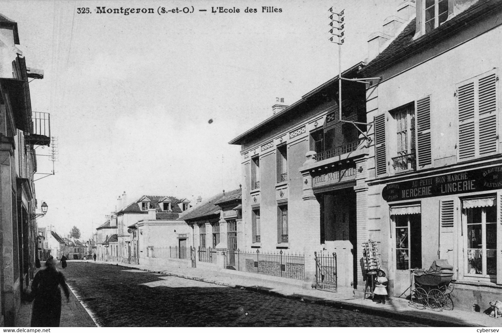 MONTGERON - L'Ecole Des Filles - Au Petit Bon Marché, Mercerie, Lingerie, Vente De Cartes Postales - Montgeron