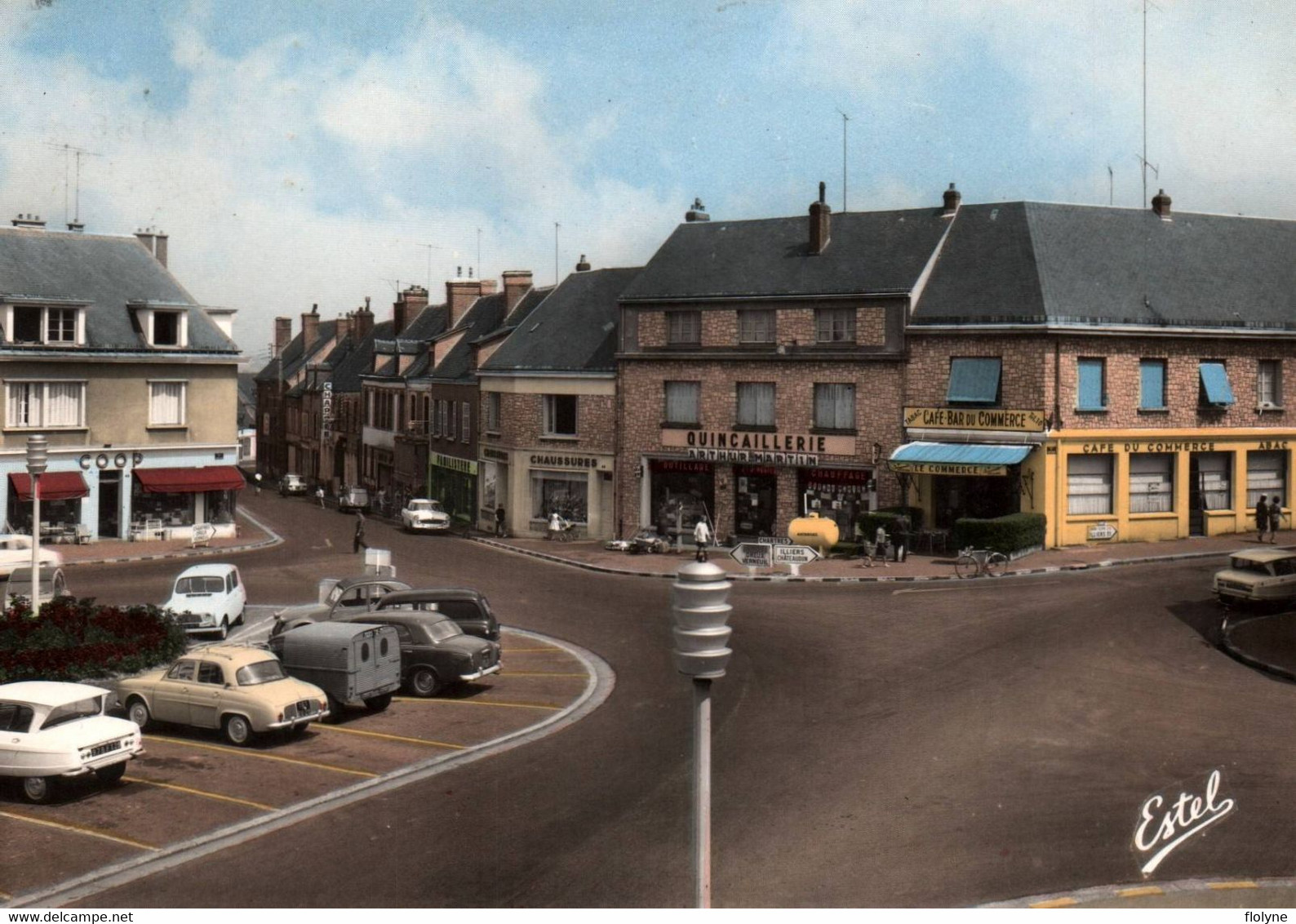 La Loupe - La Place De L'hôtel De Ville - Rue De Chartres Et Rue De Châteaudun - Café Bar Du Commerce - La Loupe