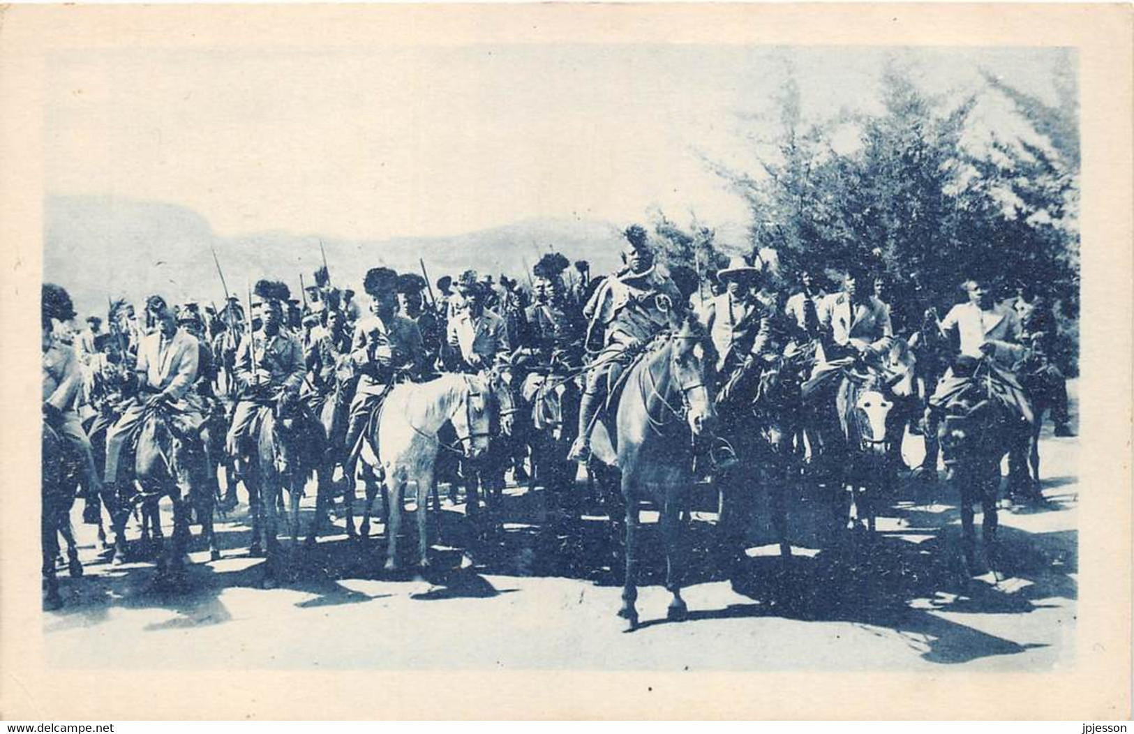 LESOTHO - BASUTOS - A CHEVAL, LE FILS DU ROI GRIFFITH MENE LA CAVALCADE - "MISSIONS DES OBLATS DE MARIE IMMACULEE" - Lesotho