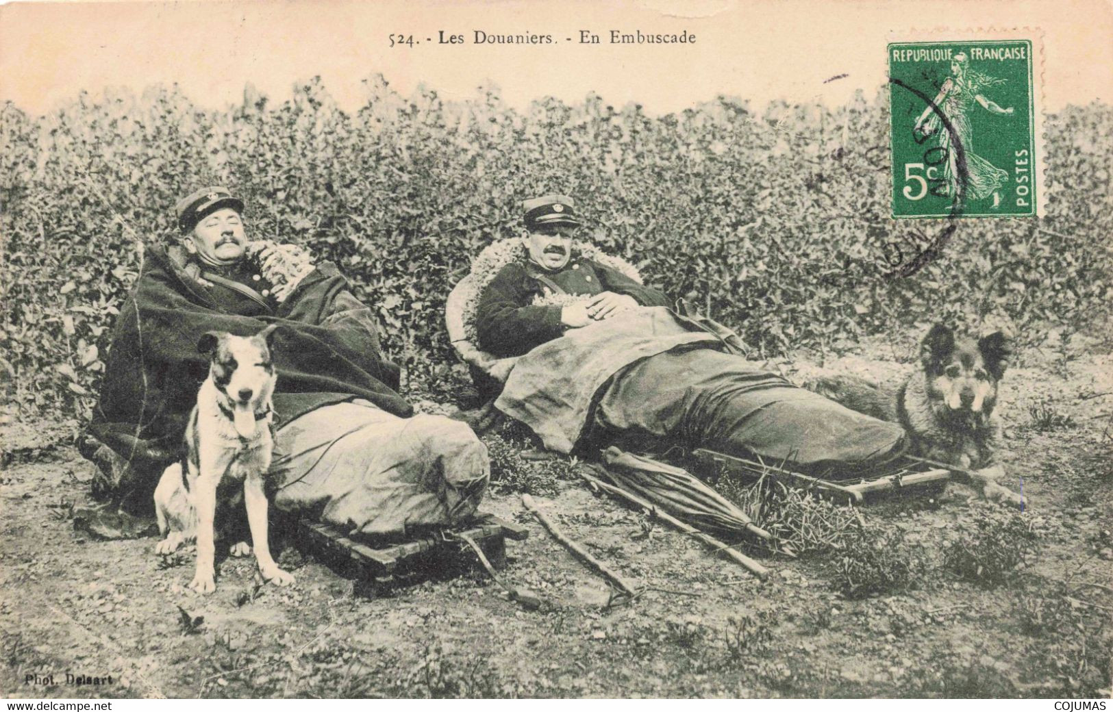 METIERS - S08361 - Les Douaniers - En Embuscade - Chiens - L1 - Polizei - Gendarmerie