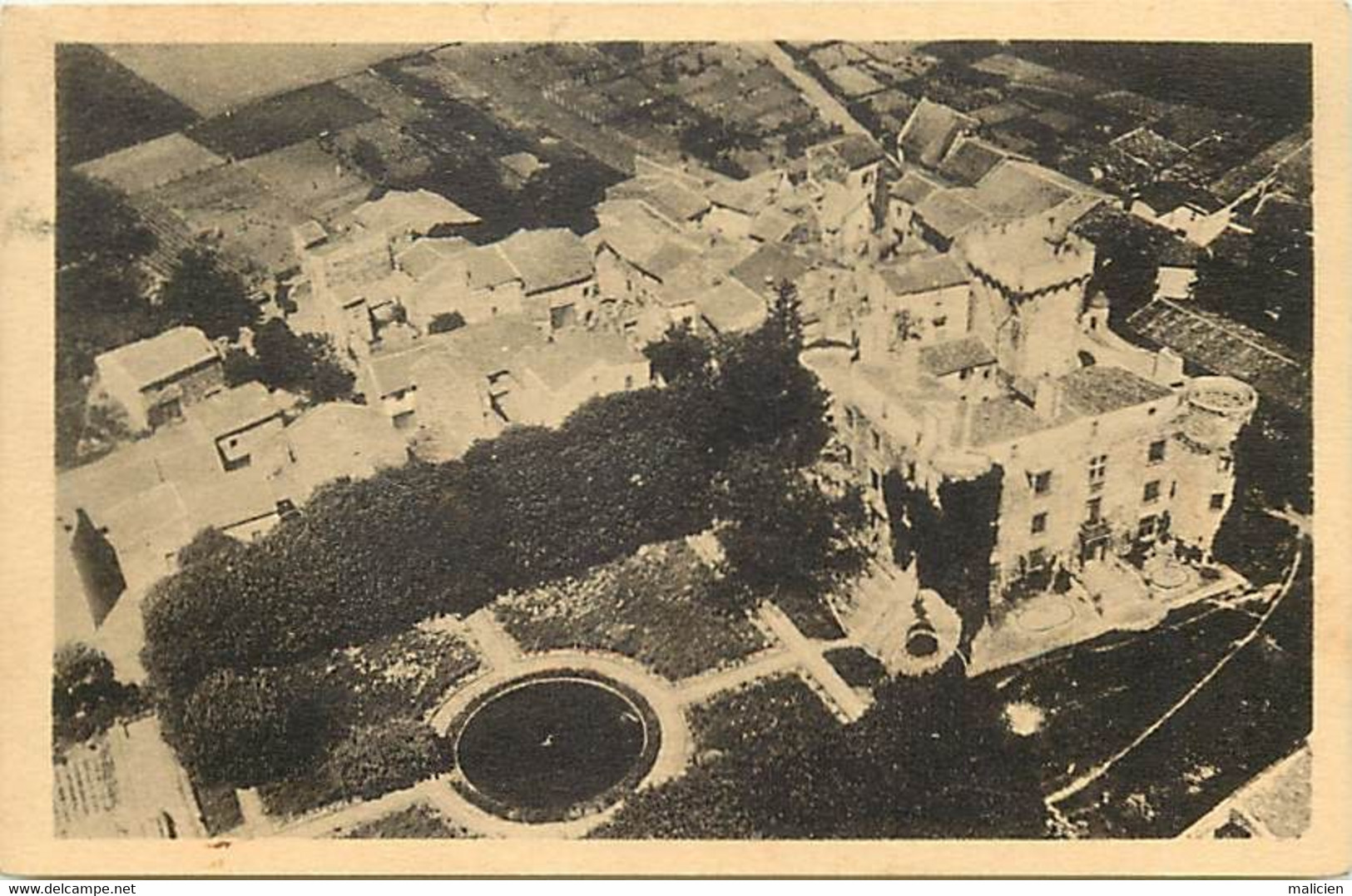 - Puy De Dôme -ref-B650- Aubière - Château D Opme Et Son Quartier - Vue Aerienne - Châteaux - - Aubiere