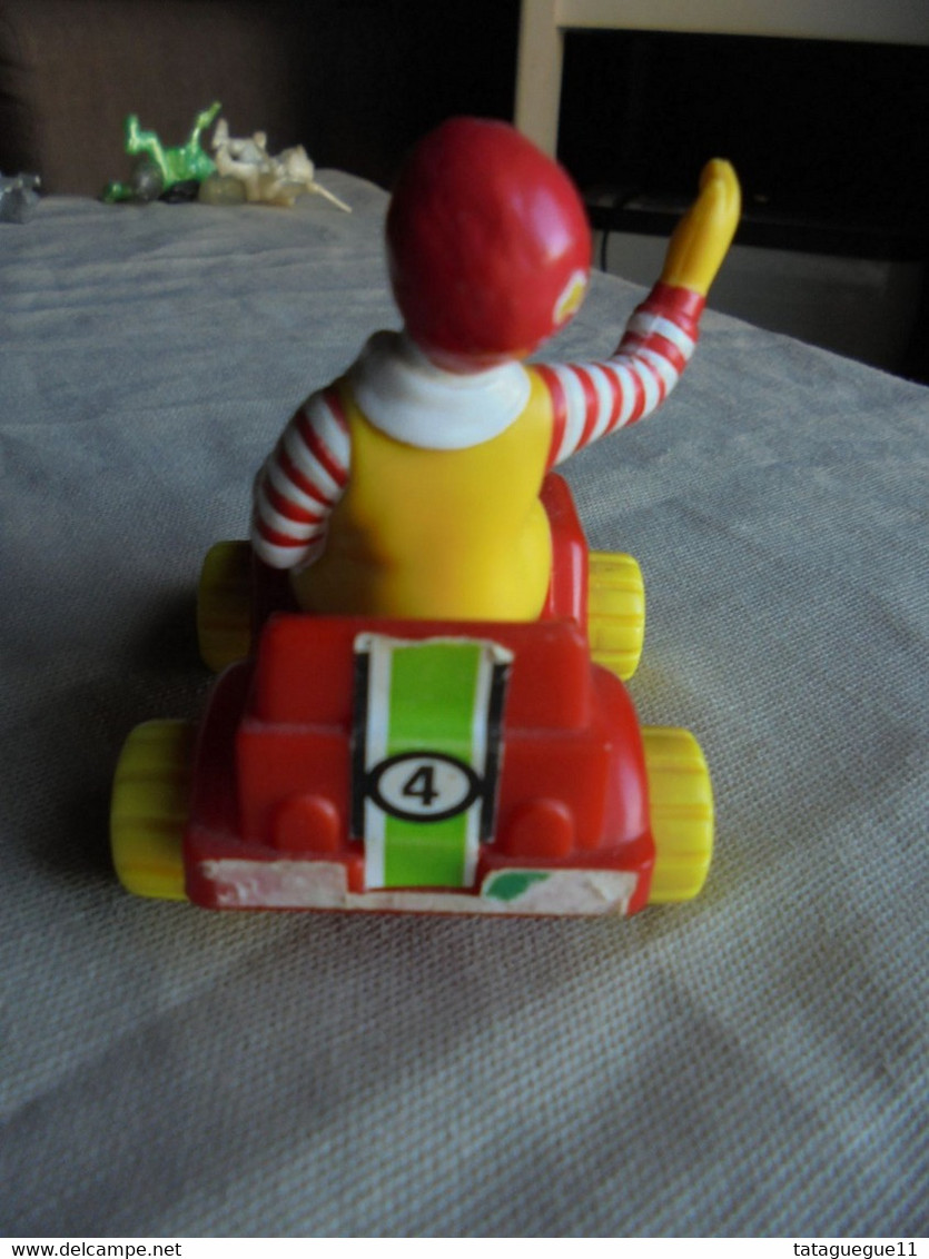 Vintage - Cadeau Jouet Publicitaire Mc Donald's Dans Sa Voiture - McDonald's