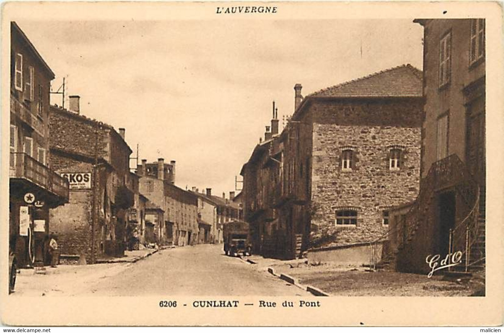 - Puy De Dôme -ref-B635- Cunlhat - Rue Du Pont - Pompe à Essence - - Cunlhat