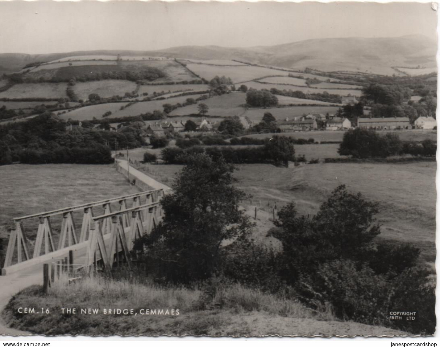 REAL PHOTOGRAPHIC POSTCARD - THE NEW BRIDGE - CEMMAES - POWYS - ANGLESEY - WALES - Anglesey