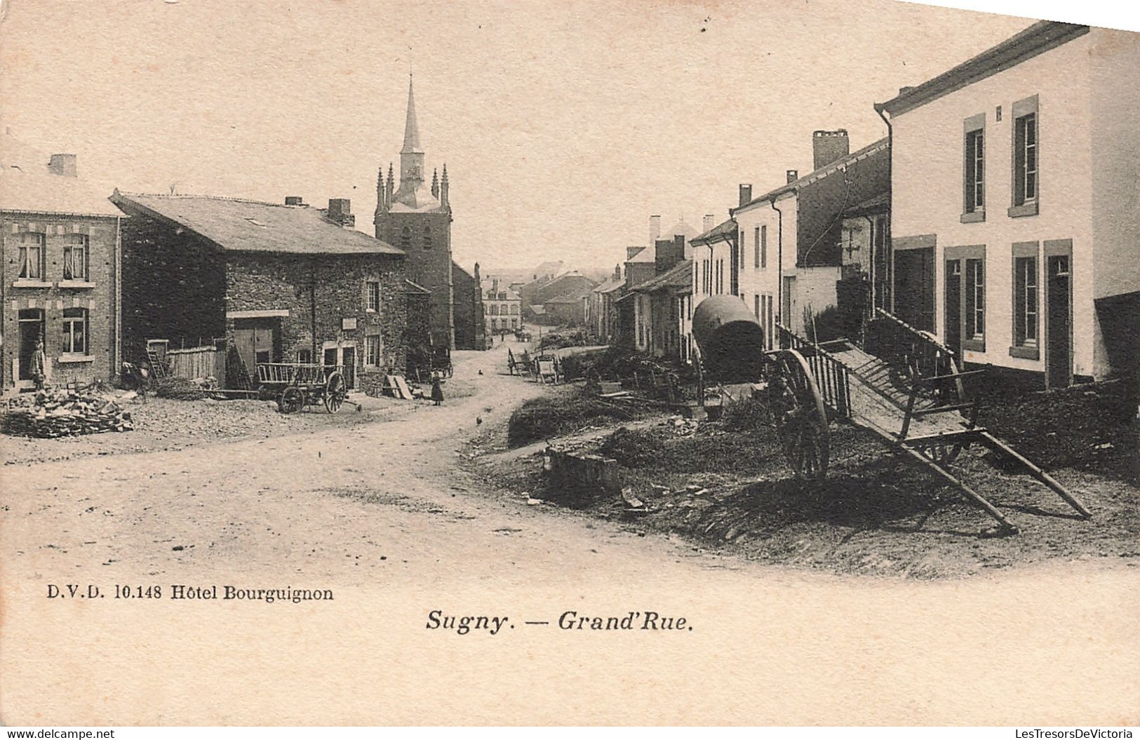 CPA - Belgique - Sugny - Grand Rue - Edit. D.V.D. - Précurseur - Eglise - Clocher - Charette - Vresse-sur-Semois