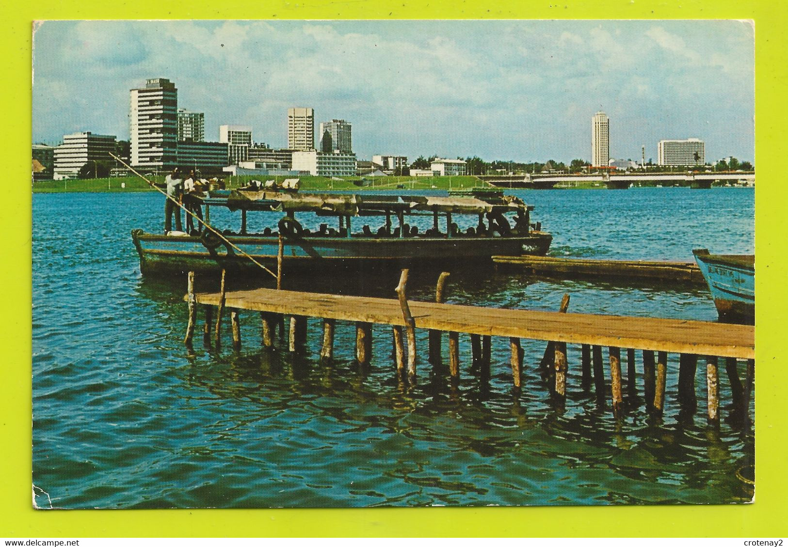 Côte D'Ivoire N°76311 ABIDJAN Bateau Au Départ Pour La Ville En 1977 VOIR TIMBRE Librairie De France R. Barnoin - Côte-d'Ivoire