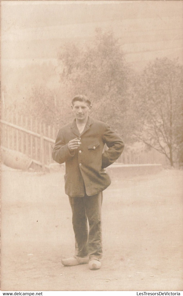 CPA - Militaria - Carte Photo - Identification Léon Debecker - Envoyé à Charleroi Nord - Personen