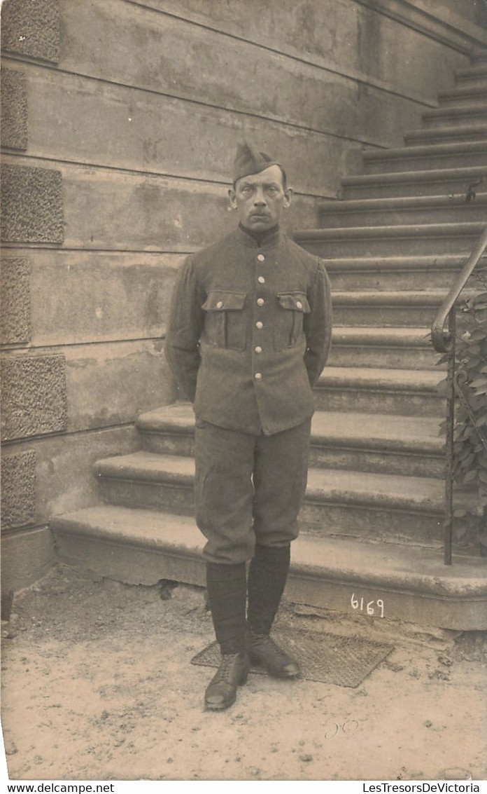 CPA - Militaria - Carte Photo  - Identification Deruyter Arthur - Prisonnier De Guerre Soldat Belge D'administration - Personen