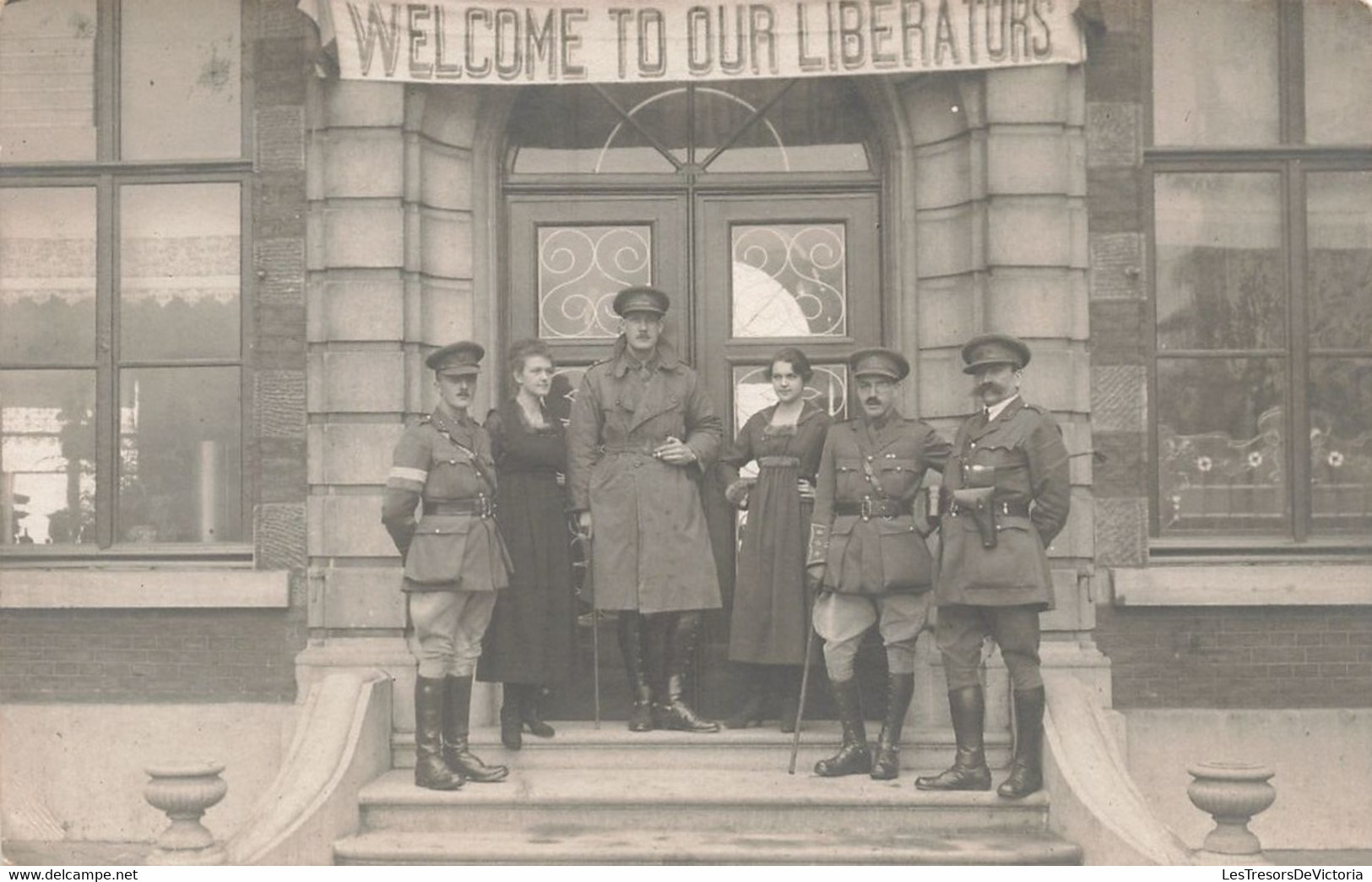 CPA - Militaria - Carte Photo  - Soldat Allemand - Welcome To Our Liberaturs -Képi - Personnages