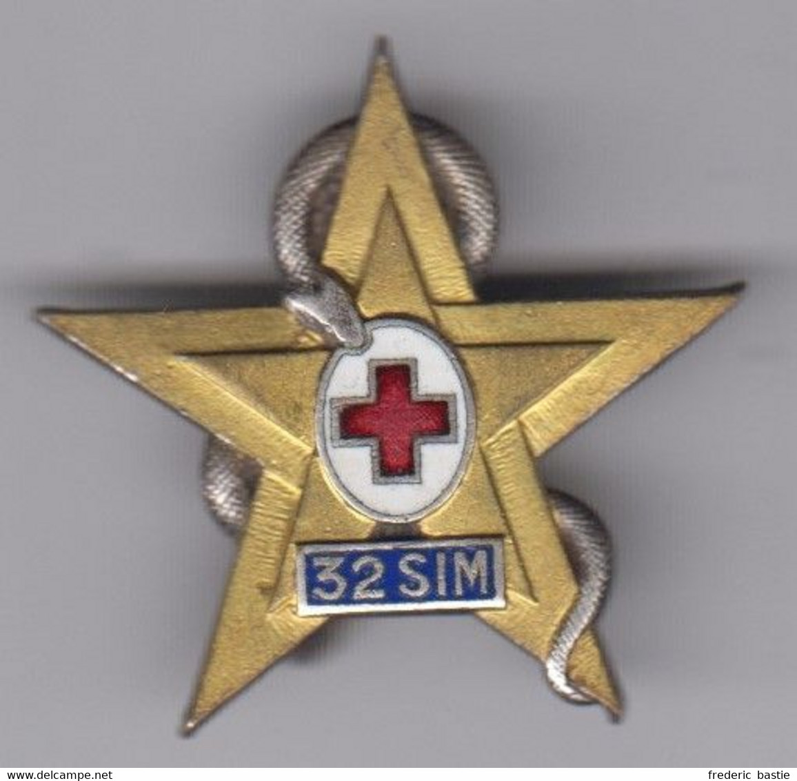 32e SIM  - Insigne émaillé Drago Béranger Déposé - Medicina