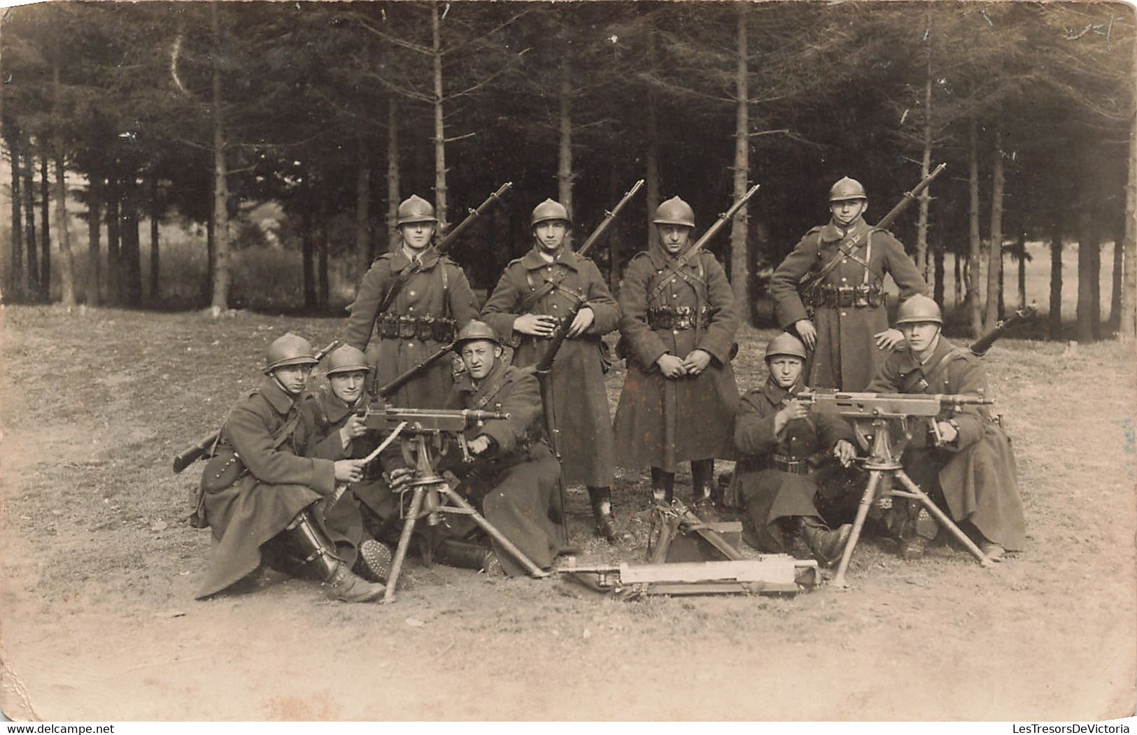 CPA - Militaria - Carte Photo  - Groupe De Soldat Avec Mitraillette - Fusil - Personajes