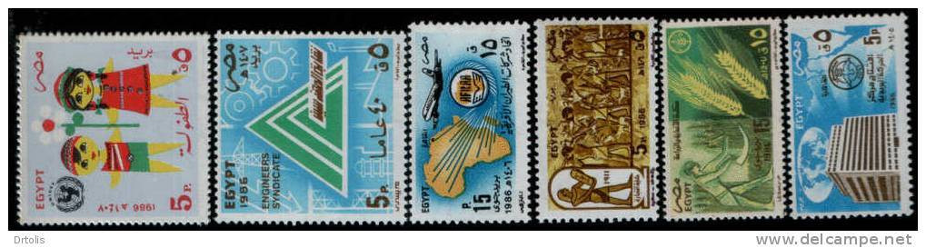 EGYPT / 1986 / COMPLETE YEAR ISSUES / SG 1620-48 / MNH / VF / 5 SCANS . - Nuevos