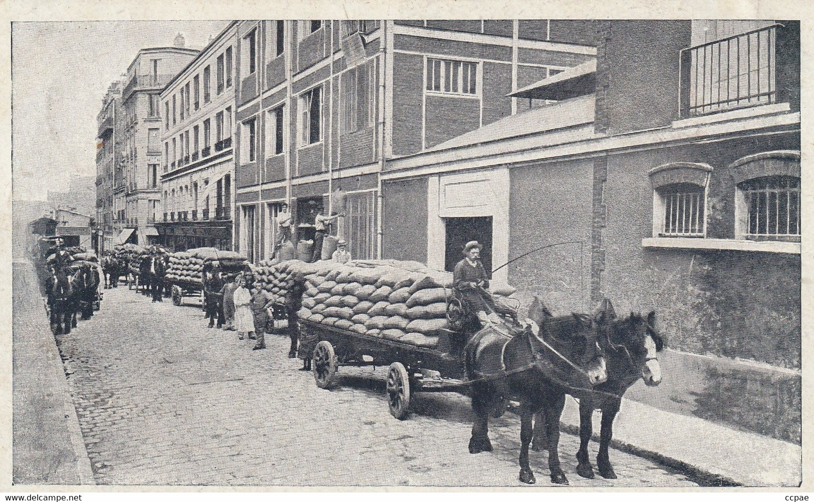 Au Planteur De Caiffa - Déchargement D'un Des Arrivages Journaliers De Café - Petits Métiers à Paris