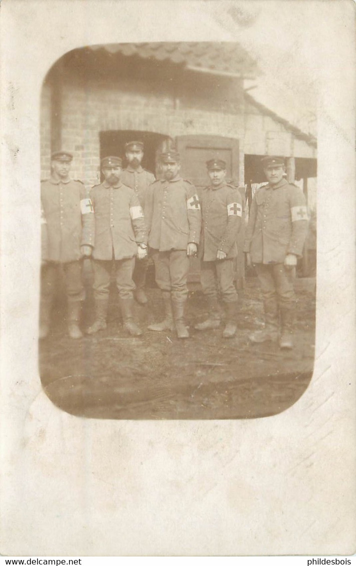 CROIX ROUGE ( 2 Cartes Photos ) MILITAIRES - Red Cross