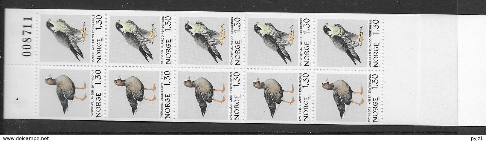 1981 MNH Norway, Booklet, Mi 827-28, Lower Margin Imperforate, Control Number - Booklets