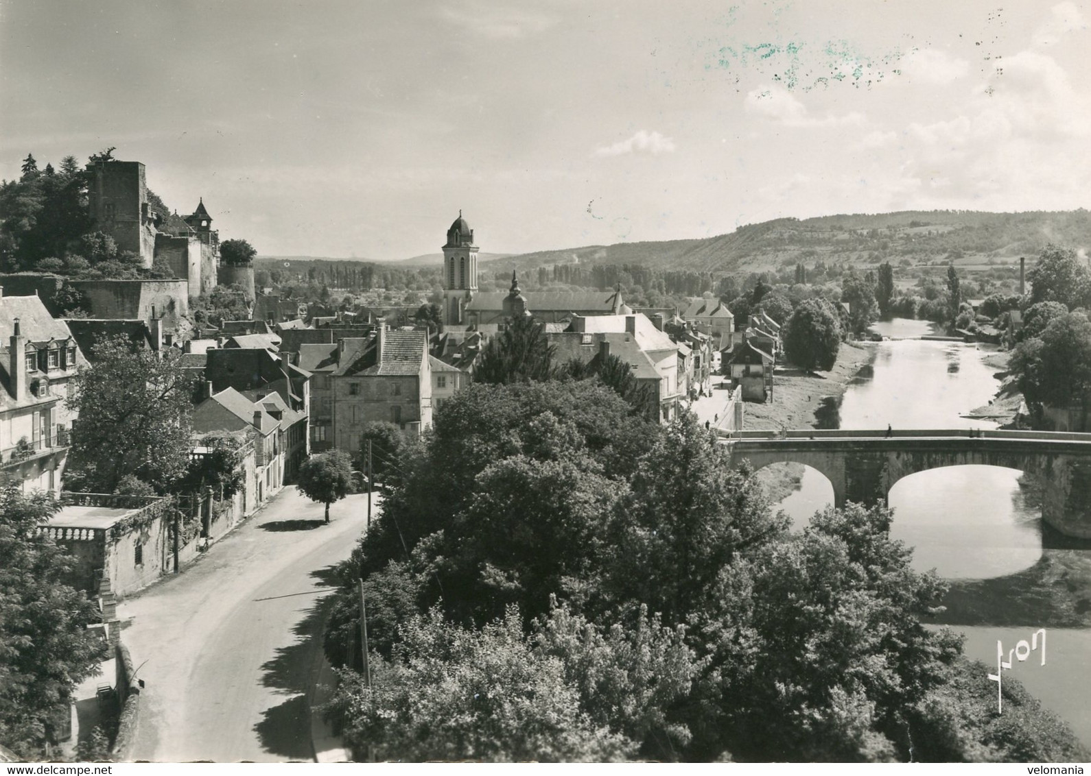 15044 Cpsm 24 Montignac Sur Vézère - Vue Aérienne - Montignac-sur-Vézère