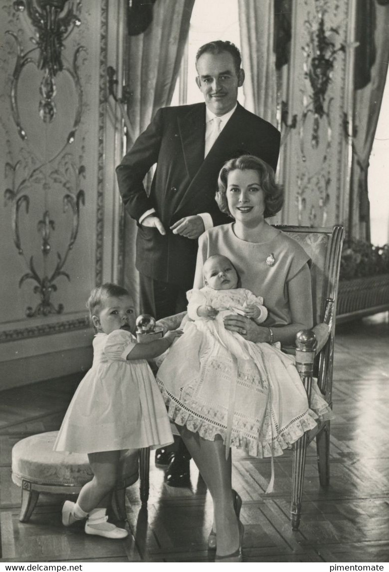 MONACO FAMILLE PRINCIERE GRACE RAINIER ALBERT CAROLINE STEPHANIE LOT 3 CARTES TIMBRE 19 AVRIL 1956 - Collections & Lots