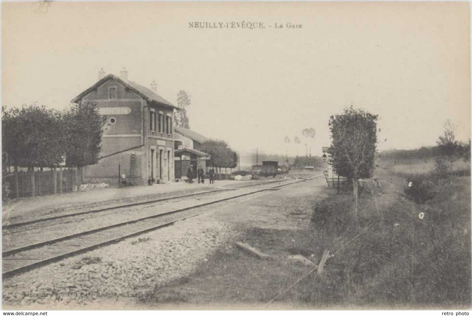 Cpa 52 – NEUILLY-l’EVEQUE – La Gare - Neuilly L'Eveque