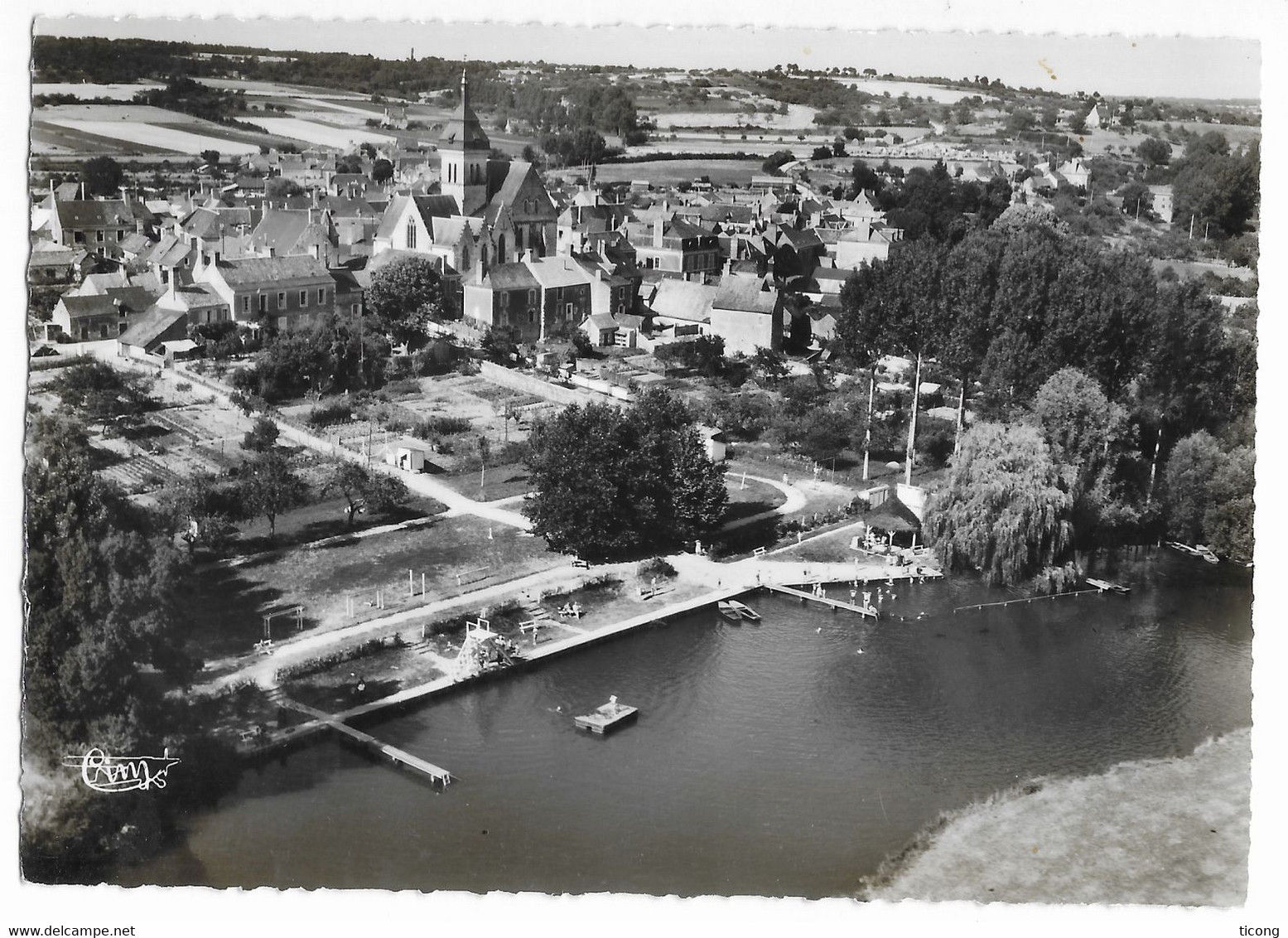 LUCHE PRINGE SARTHE - VUE AERIENNE, PISCINE, LE LOIR, L EGLISE - SEMI MODERNE DENTELEE EN TB ETAT,  VOIR LE SCANNER - Luche Pringe