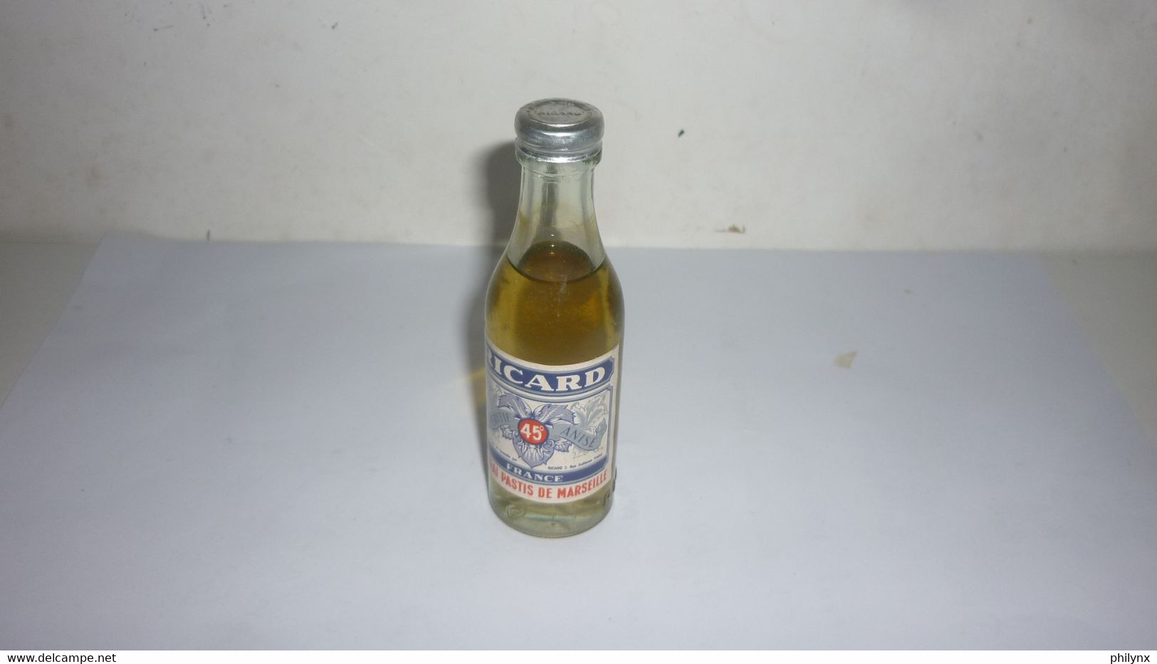 1 MIGNONNETTE ANCIENNE PASTIS " RICARD "  Pleine N°2 - Miniaturflaschen