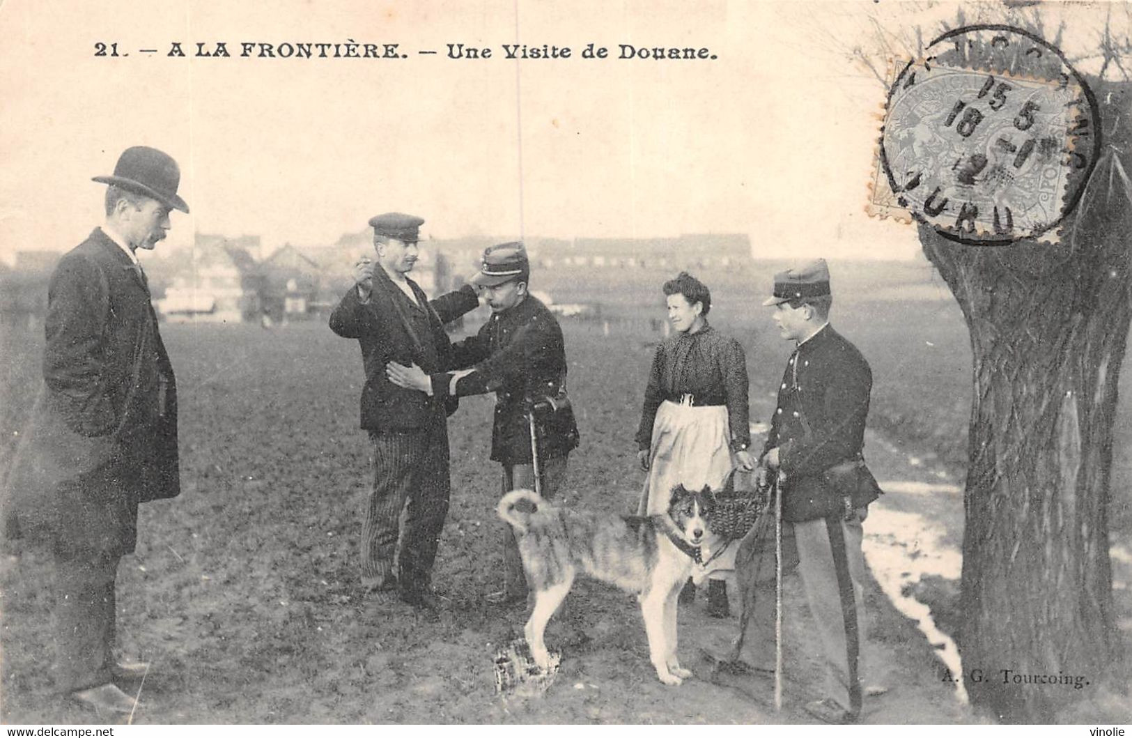 23-1392 : A LA FRONTIERE. UNE VISITE DE DOUANE. CHIEN. DOUANIER. - Douane