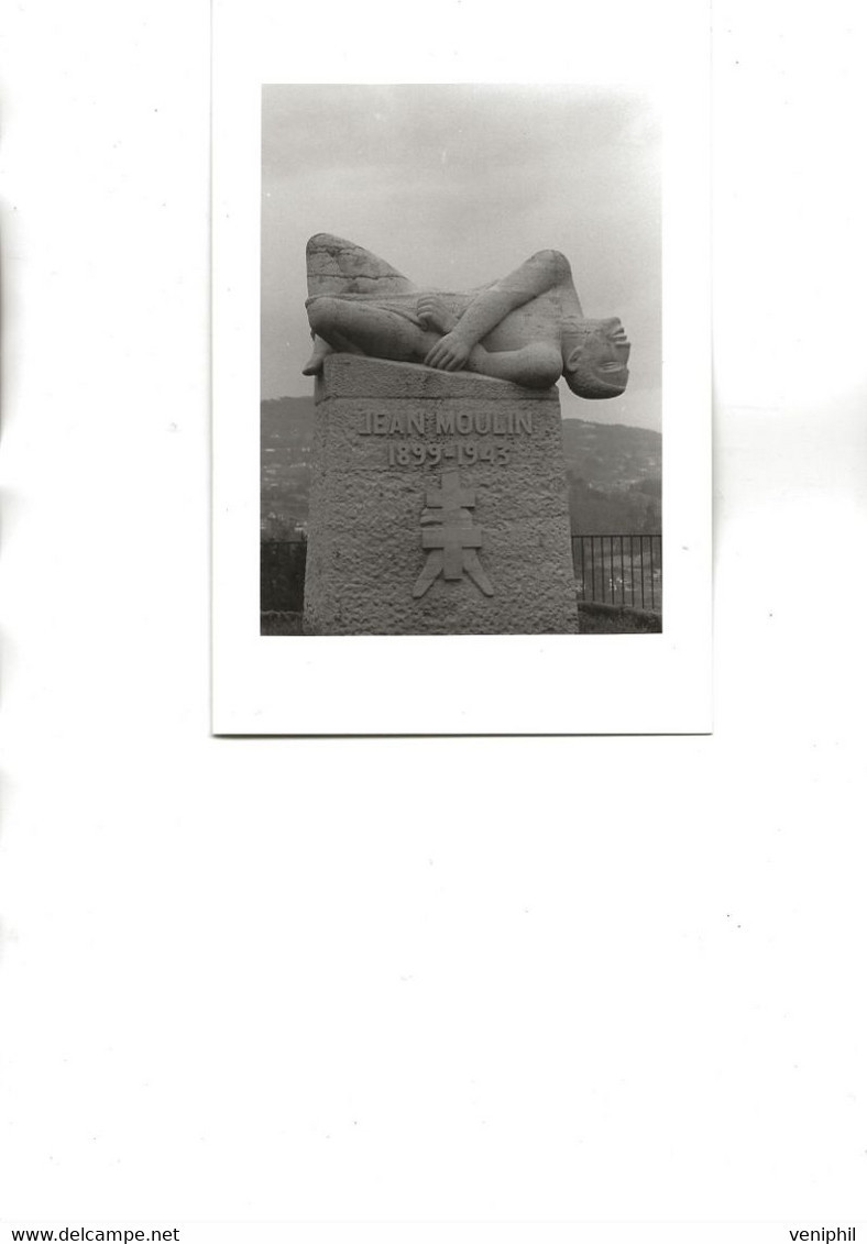 CARTE PHOTO SOUVENIR OBLITERATION ILLUSTREE 40 E ANNIVERSAIRE DE LA MORT DE JEAN-MOULIN -ANNEE 1983 - Gedenkstempels
