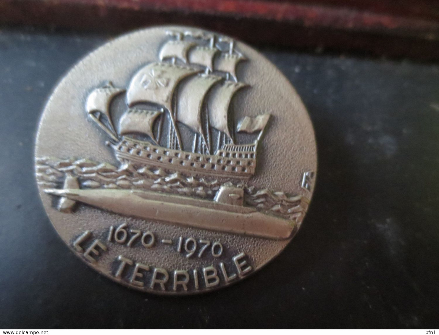 INSIGNE SOUS MARIN LE TERRIBLE 1670-1970 - Barcos