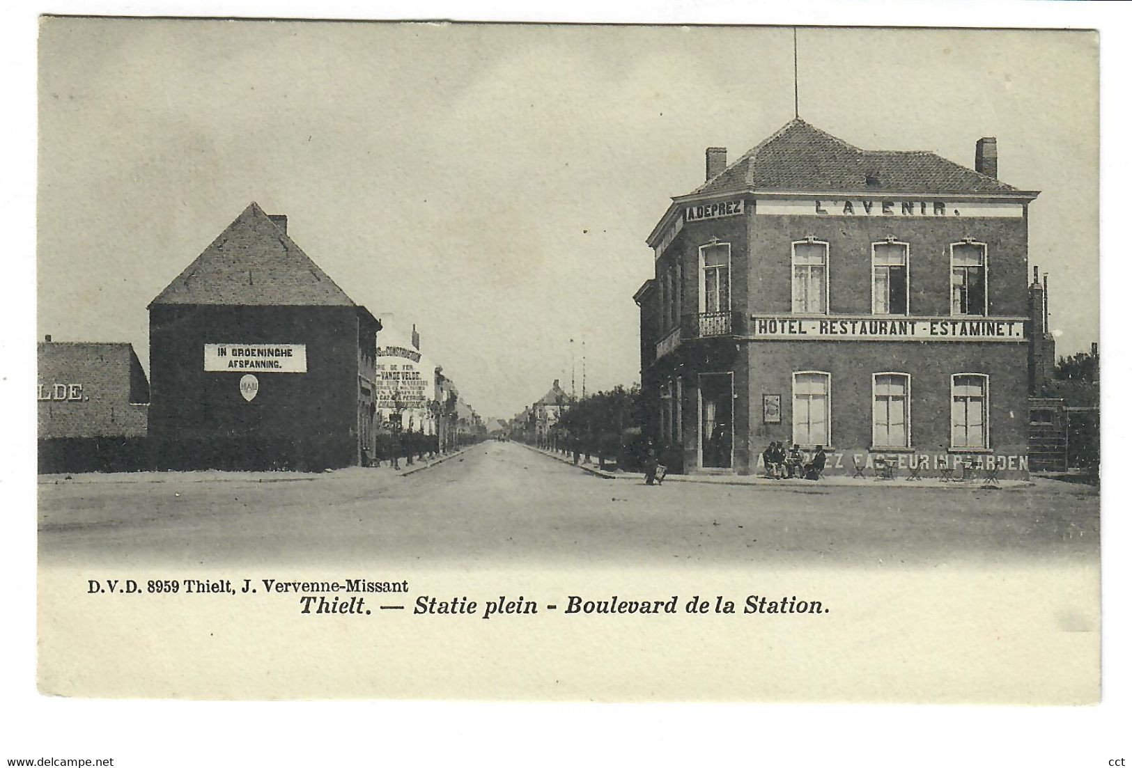 Thielt  Tielt  Statie Plein  Boulevard De La Station   Edit D.V.D. 8959  J Vervenne-Missant - Tielt