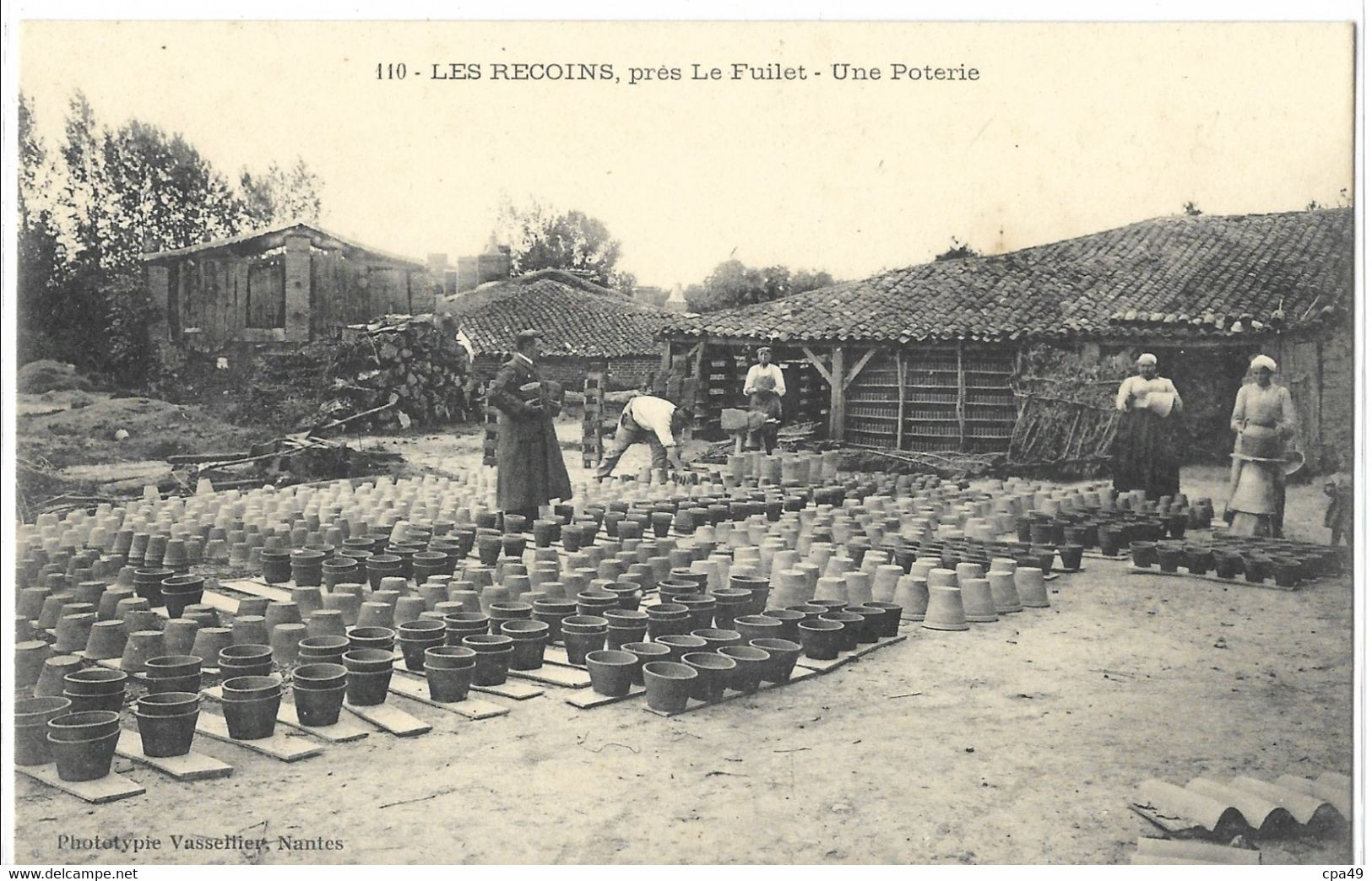 49    LE  FUILET   LES  RECOINS  PRES  LE  FUILET  UNE  POTERIE - Autres & Non Classés