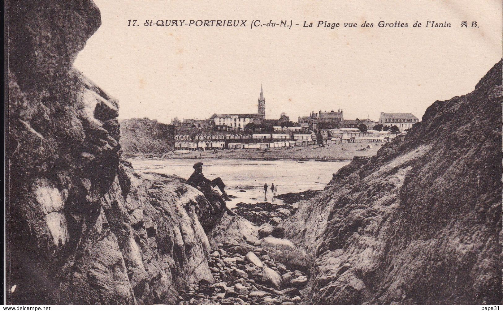 ST QUAY-PORTRIEUX  Le Plage  Vue Des Grottes De L'Isnin - Saint-Quay-Portrieux