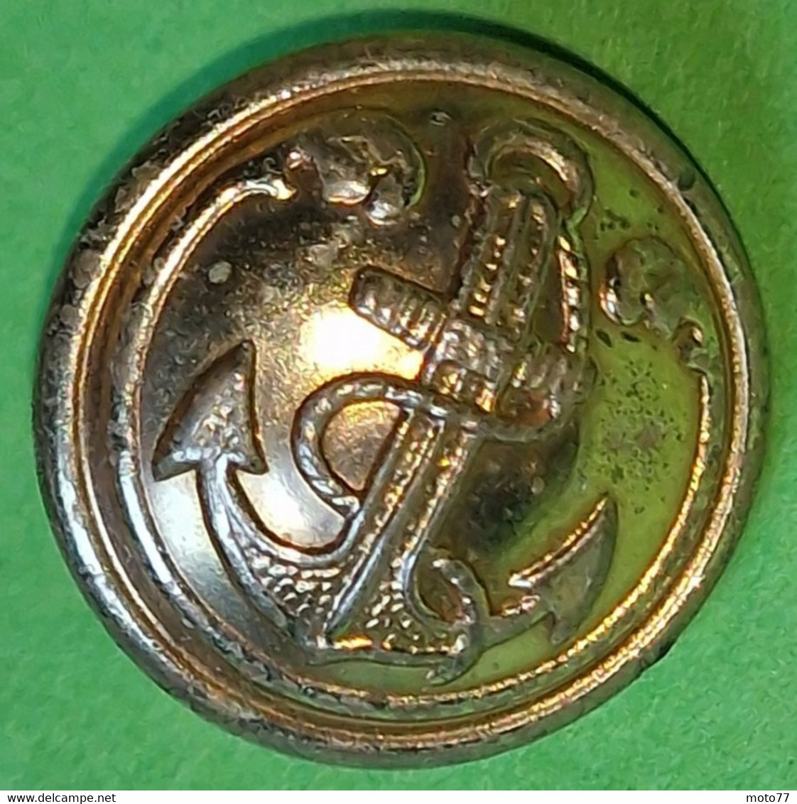 Lot 6 Anciens BOUTONS Divers FRANÇAIS - Gendarme, Militaire ? - Plastique Métal " Laissé Dans Leur Jus "- De 1914 à 1960 - Boutons