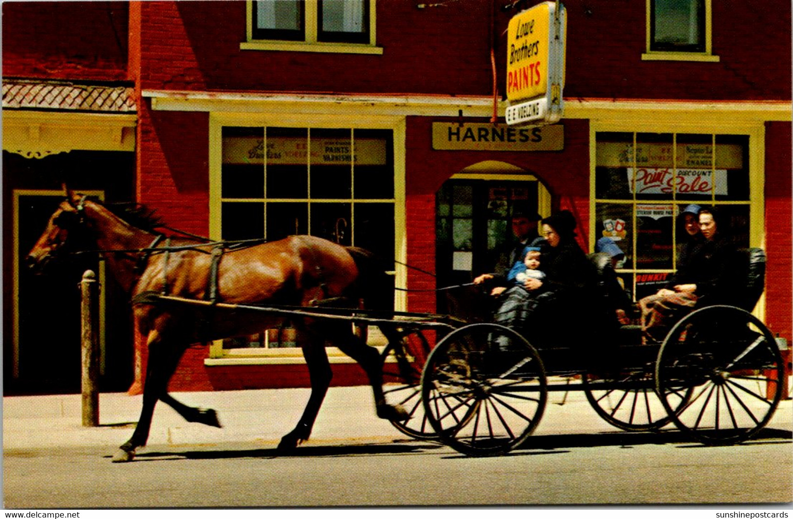 Canada Kitchener Mennonite Family On Main Street - Kitchener