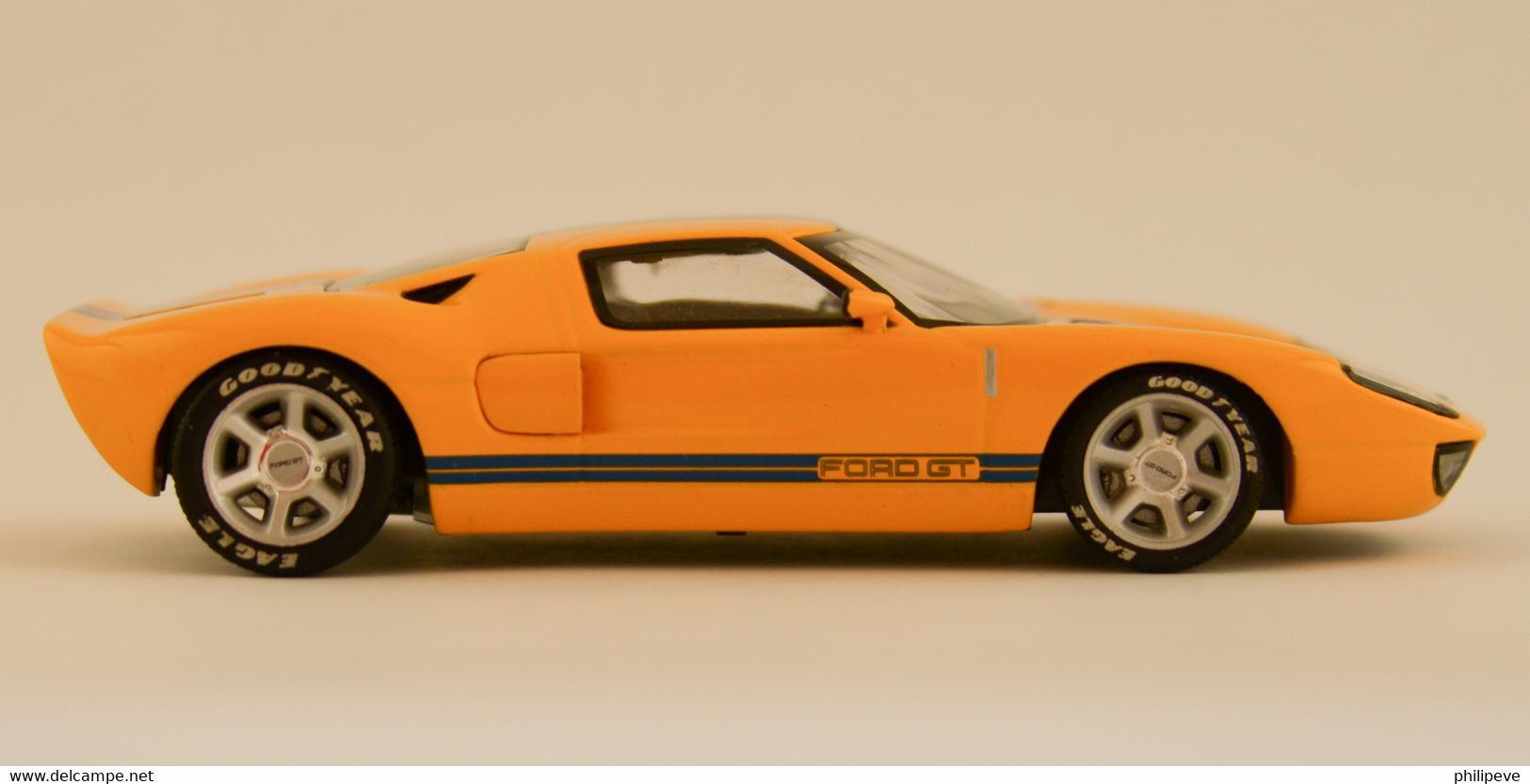 FORD GT  Année 2004- MINICHAMPS 1:43 - Minichamps