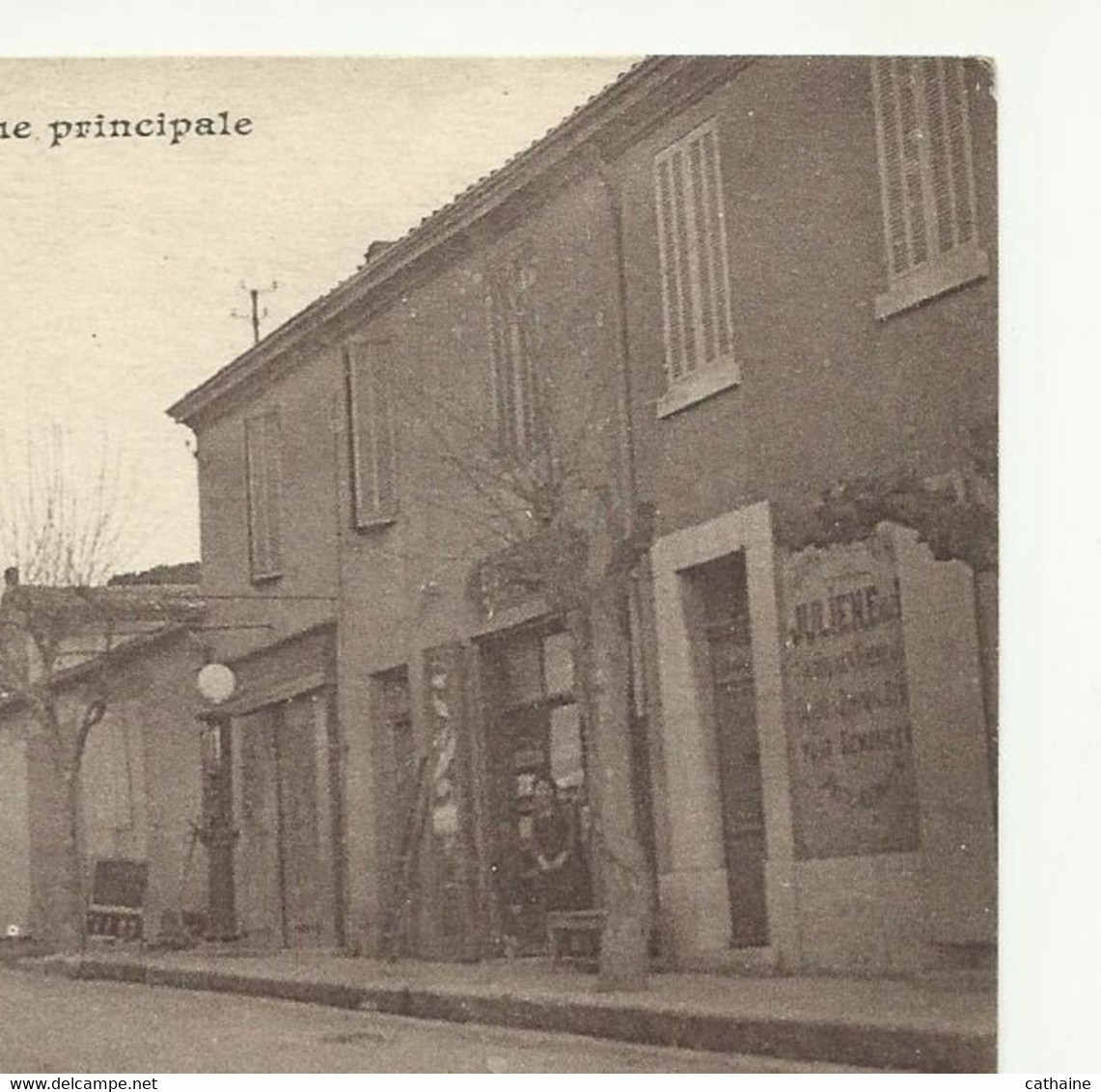 13 . LA BOUILLADISSE . AVENUE PRINCIPALE . EPICERIE ." JULIENNE " . POMPE A ESSENCE  SHELL  ( Tache Dans Impression )) - La Bouilladisse