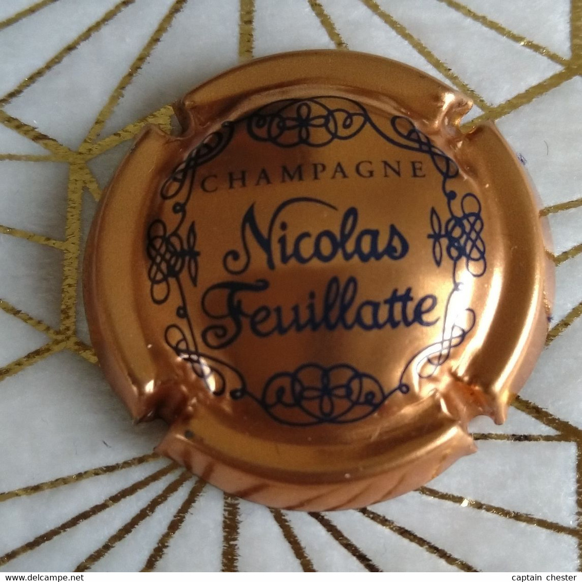 PLAQUE DE MUSELET DE CHAMPAGNE " NICOLAS FEUILLATTE NOIR SUR BRONZE " - Feuillate