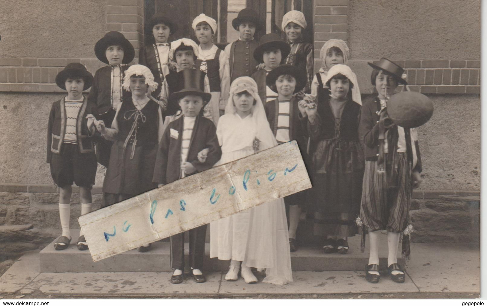 Un Mariage De Jeunes Enfants  ( Carte Photo  ) - Zu Identifizieren