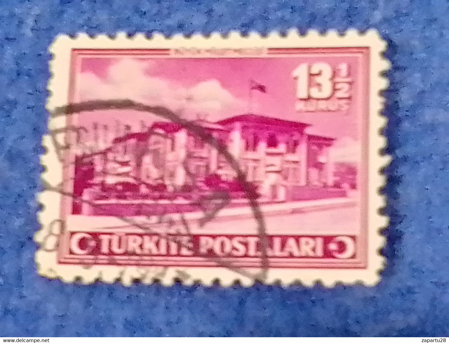 TÜRKİYE.-1940-50-  13.50K  İNSCRİPTİON : TÜRKİYE  CUMHURİYETİ  CRESCENTS  AND STAR  DAMGALI - Oblitérés