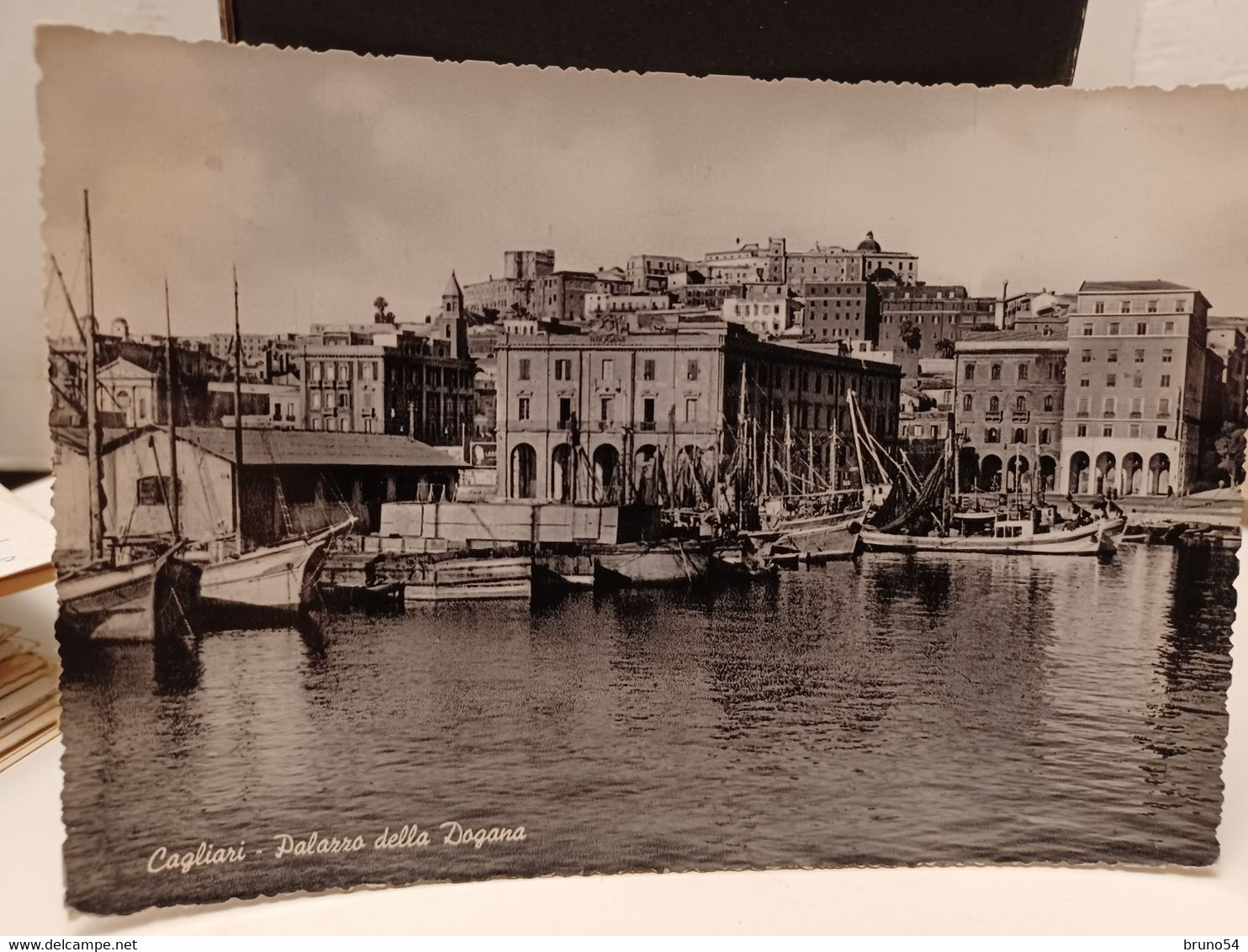 3 Cartoline Cagliari Anni 50/70,palazzo Della Dogana,pescherecci,giardini Della Stazione - Cagliari