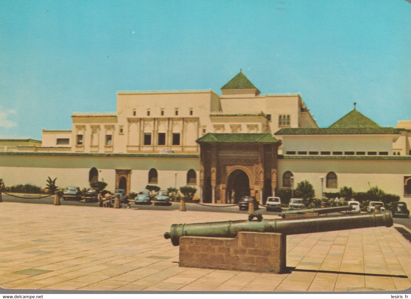 C.P - PHOTO - RABAT - LE MECHOUAR - A L'INTERIEUR DE SES MURS TOUTE UNE VIE S'AGITE - 1.3077 - AFRICOLOR - Rabat