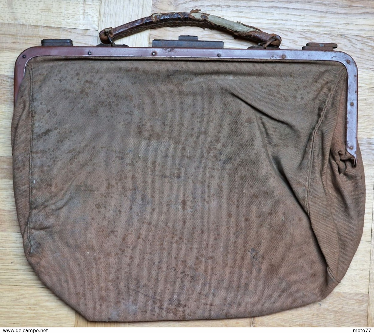 Ancien SAC en TOILE et métal - Utilisé durant des générations - "laissé dans son jus" - Vers 1930 1940