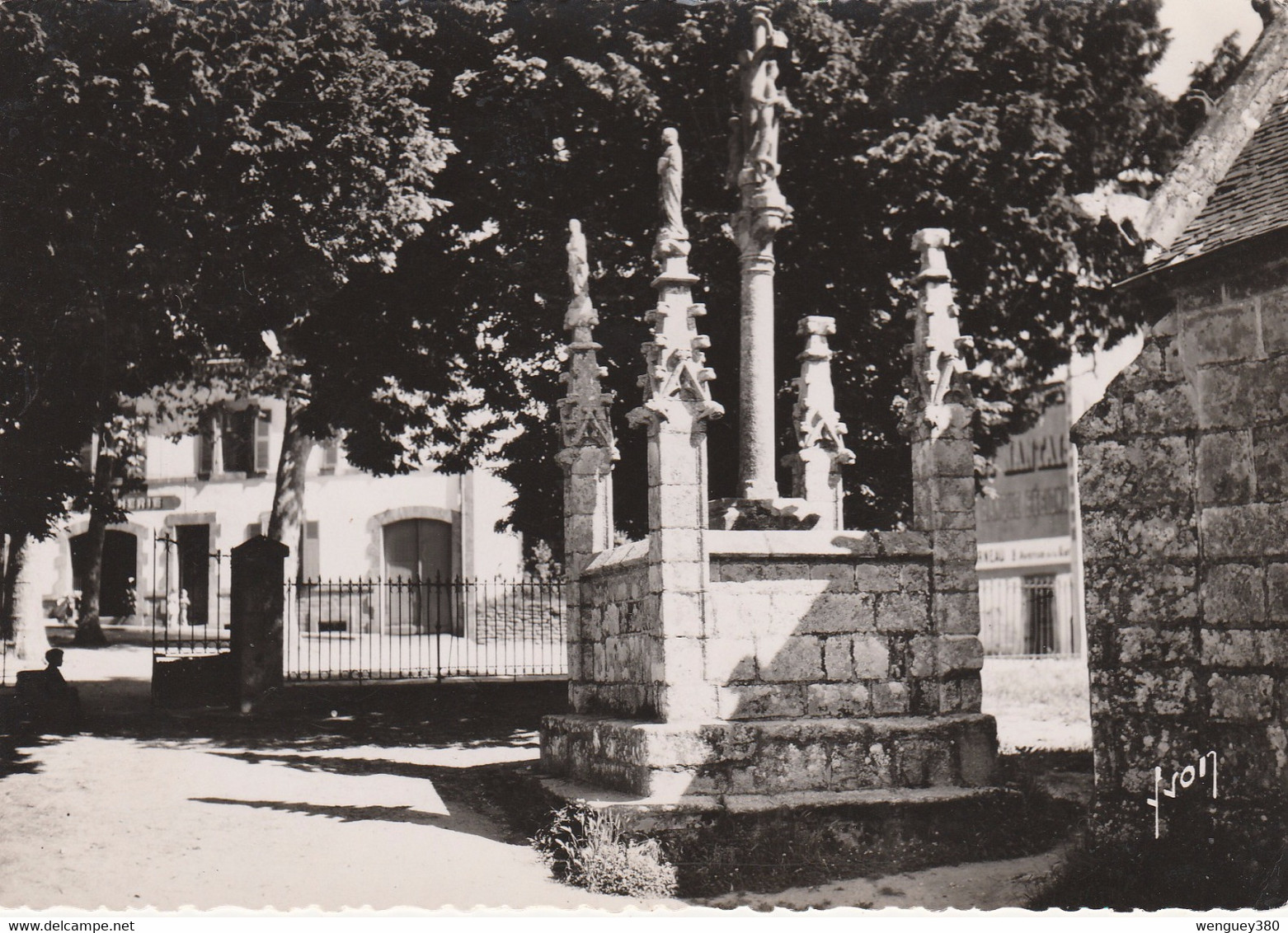 29 LA FORÊT-FOUESNANT     Le Calvaire    TB   PLAN.  Années 60.      RARE - La Forêt-Fouesnant